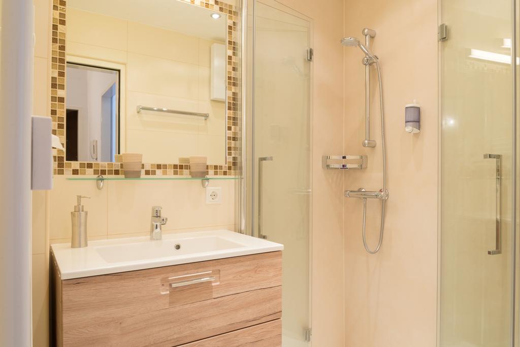 Apartment Seeblick Цел ам Зее Стая снимка